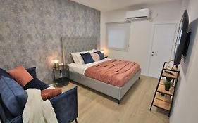 Cozy And Stylish 1-Bedroom Apartment