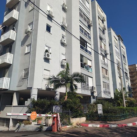 Cozy And Stylish 1-Bedroom Apartment Netanya Exterior photo