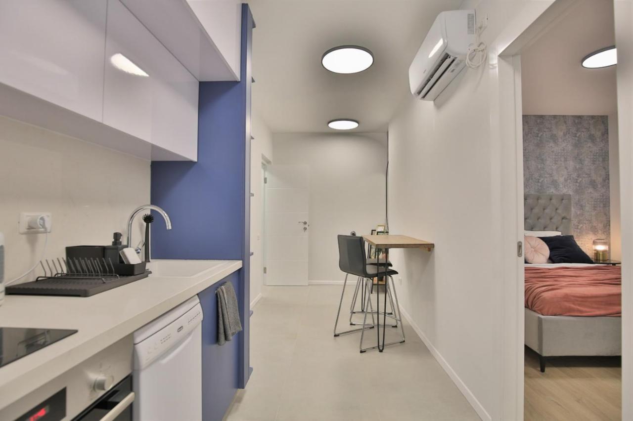 Cozy And Stylish 1-Bedroom Apartment Netanya Exterior photo
