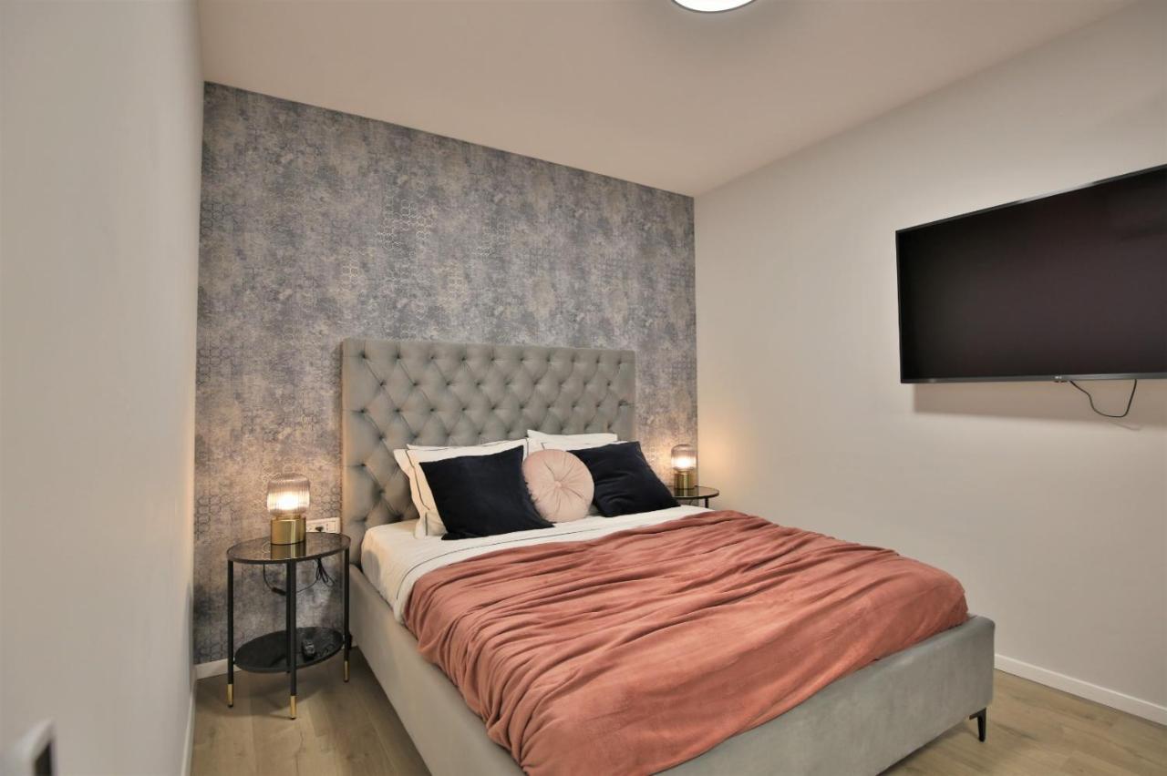 Cozy And Stylish 1-Bedroom Apartment Netanya Exterior photo