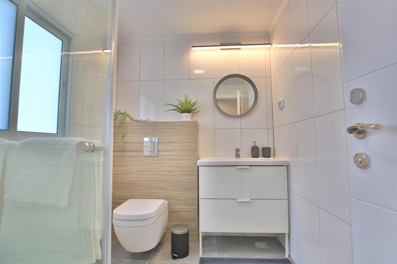 Cozy And Stylish 1-Bedroom Apartment Netanya Exterior photo