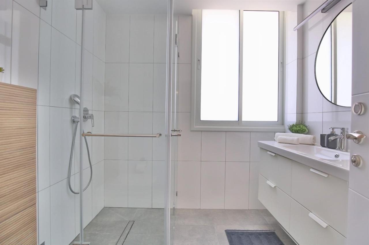 Cozy And Stylish 1-Bedroom Apartment Netanya Exterior photo